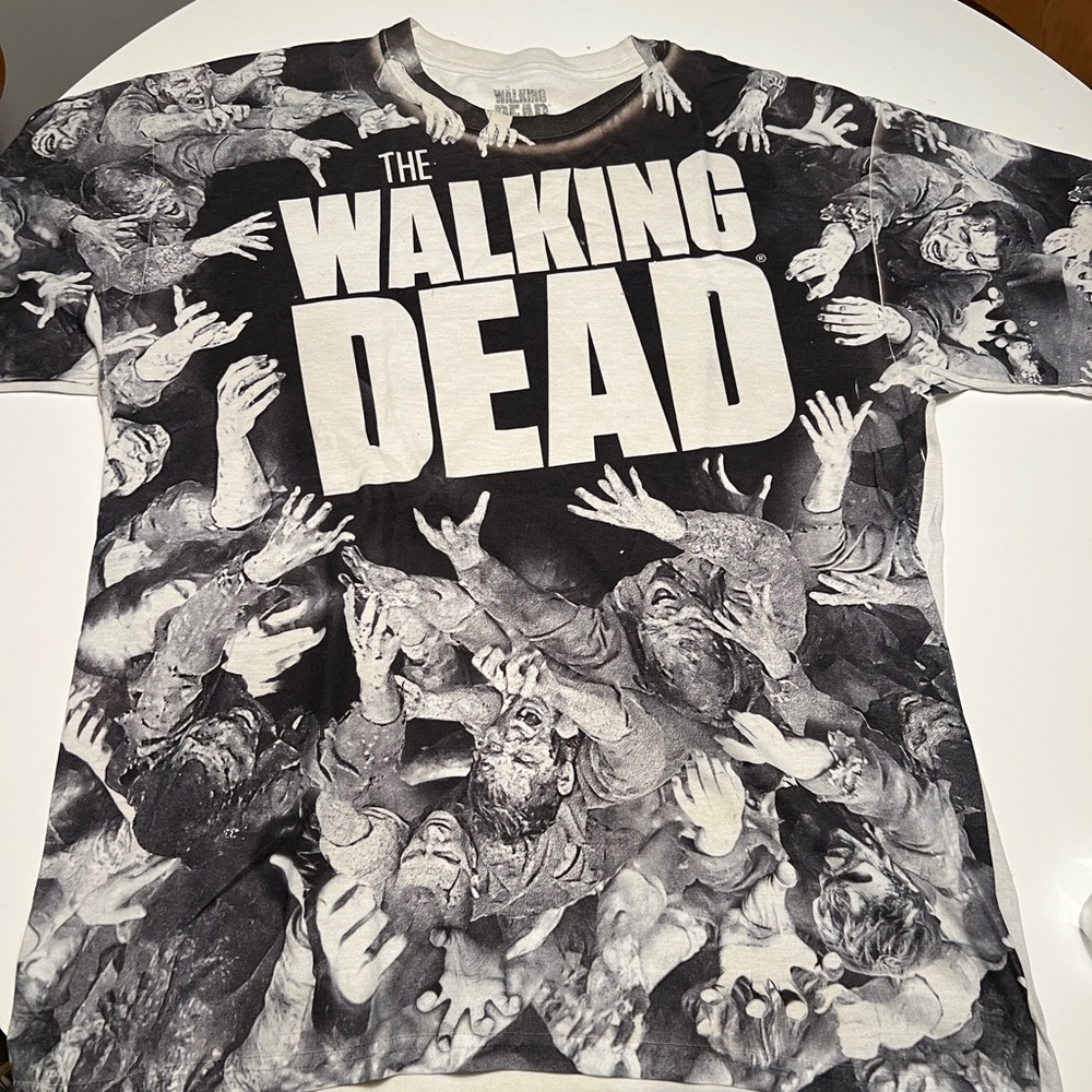 Large Used Walking Dead Branded T-Shirt
